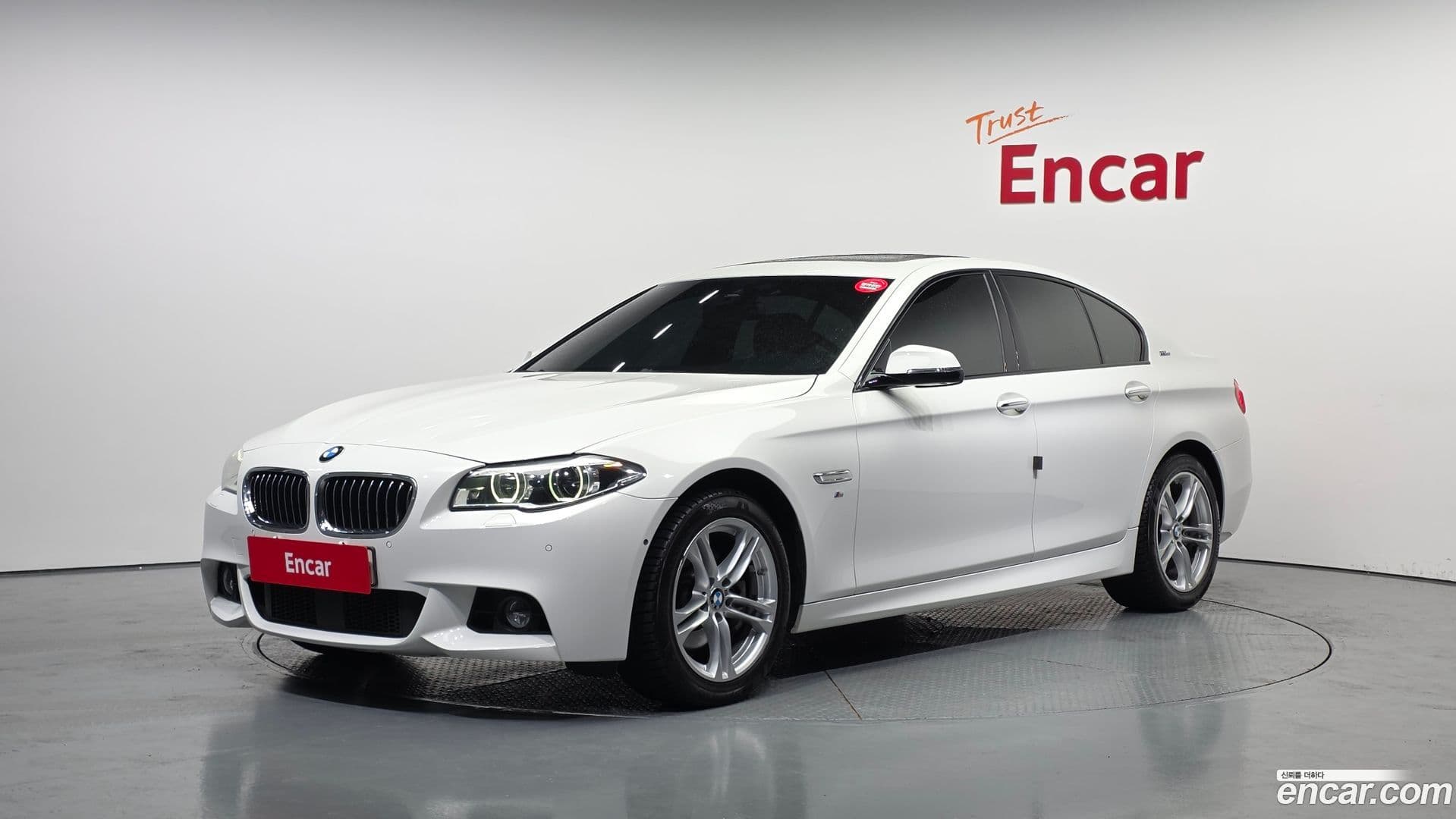 Main__Slider__Photo:5-Series BMW 2016.9-0
