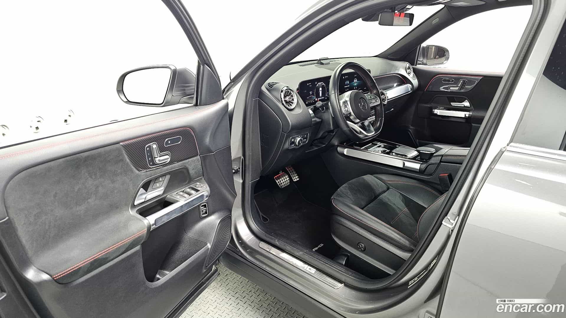 GLB-Class Mercedes-Benz 2021.4-INNER-010