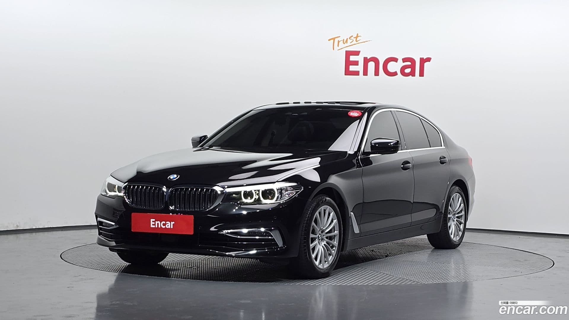 Main__Slider__Photo:5-Series BMW 2019.10-0