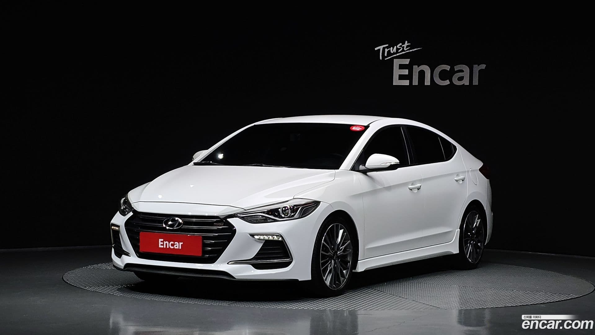 Main__Slider__Photo:AVANTE Hyundai 2017.1-0