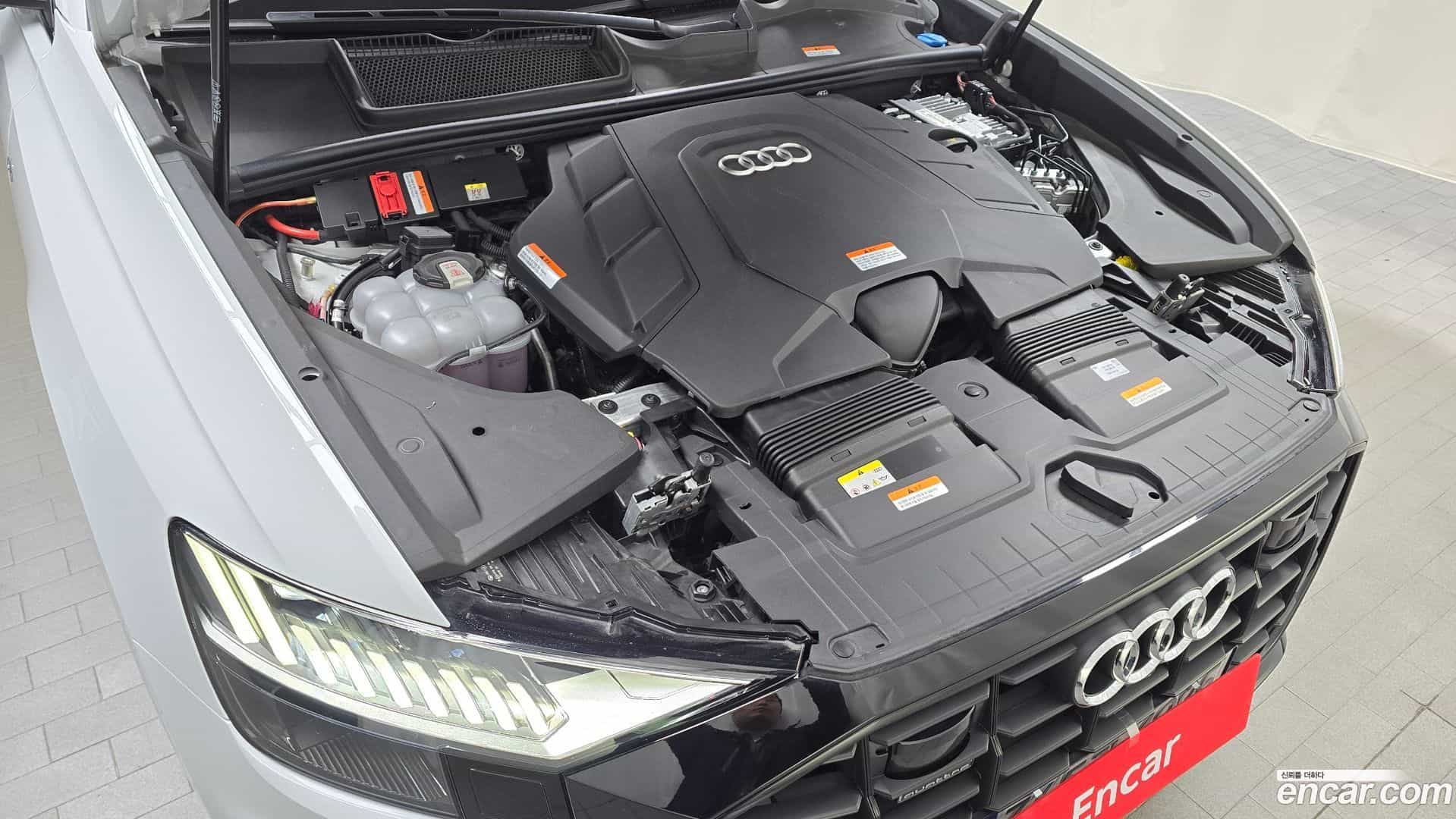 Q8 Audi 2023.11-INNER-006