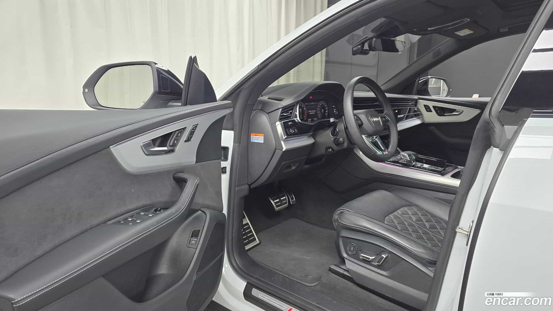Q8 Audi 2023.11-OPTION-015