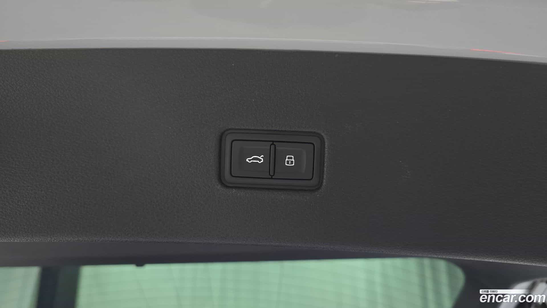 Q8 Audi 2023.11-OPTION-024