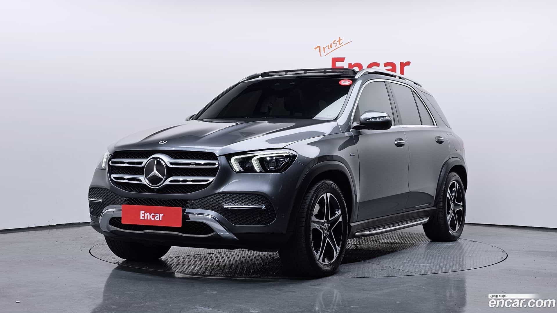 GLE-Class Mercedes-Benz 2021.9-OUTER-001