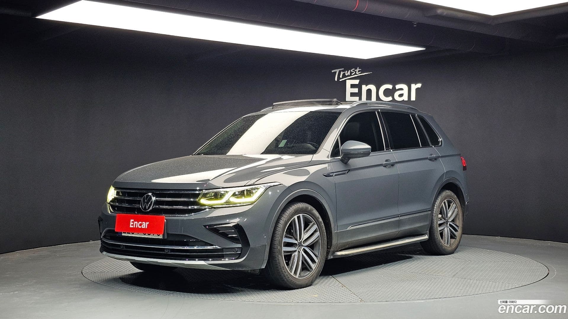 Main__Slider__Photo:Tiguan Volkswagen 2021.6-0