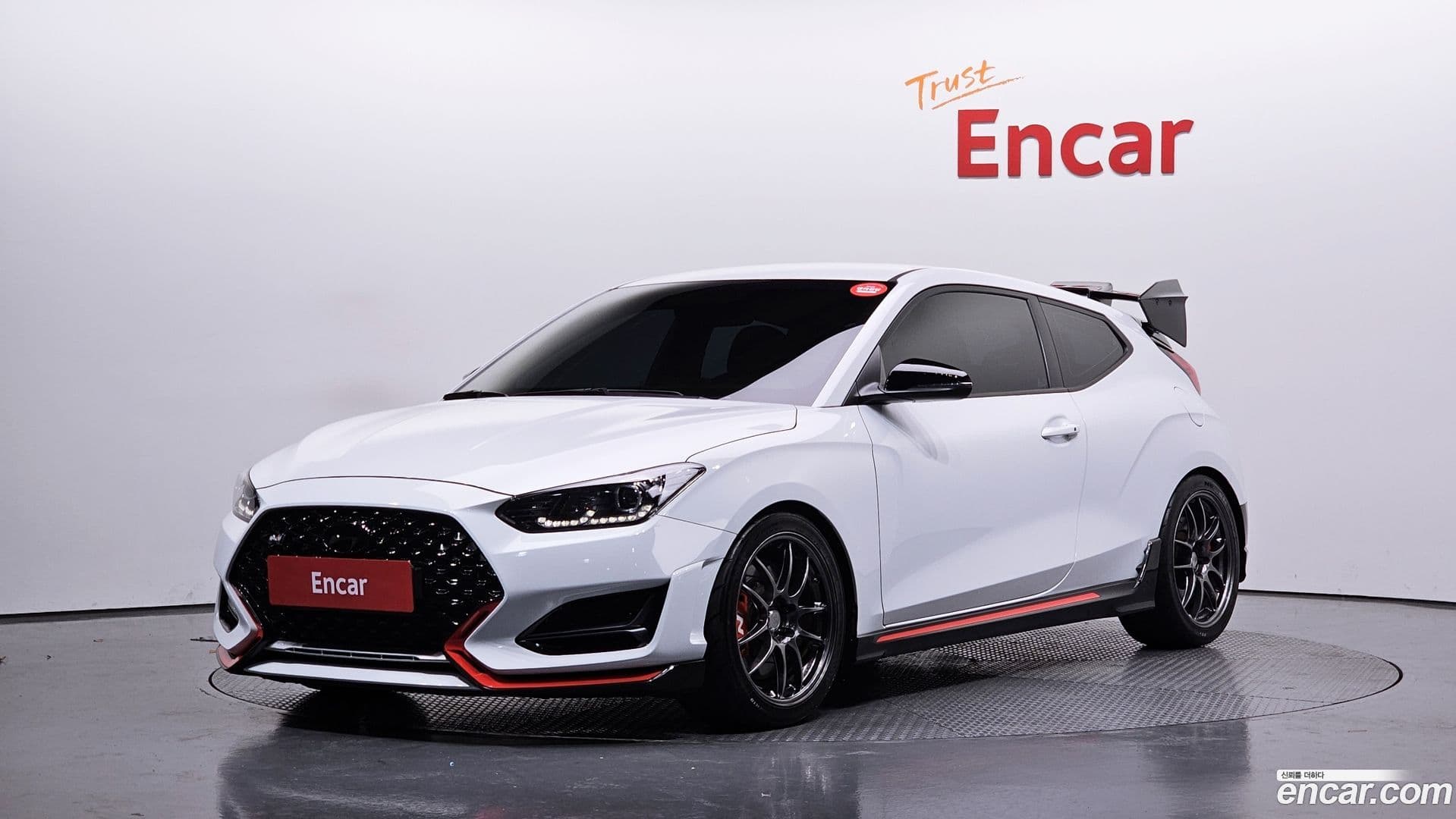 Main__Slider__Photo:Veloster Hyundai 2019.4-0