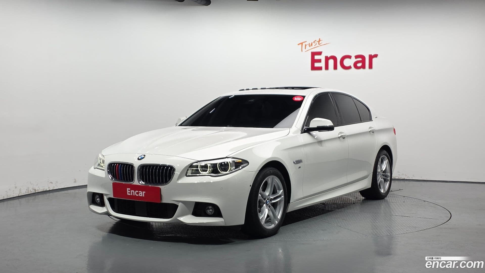Main__Slider__Photo:5-Series BMW 2016.10-0