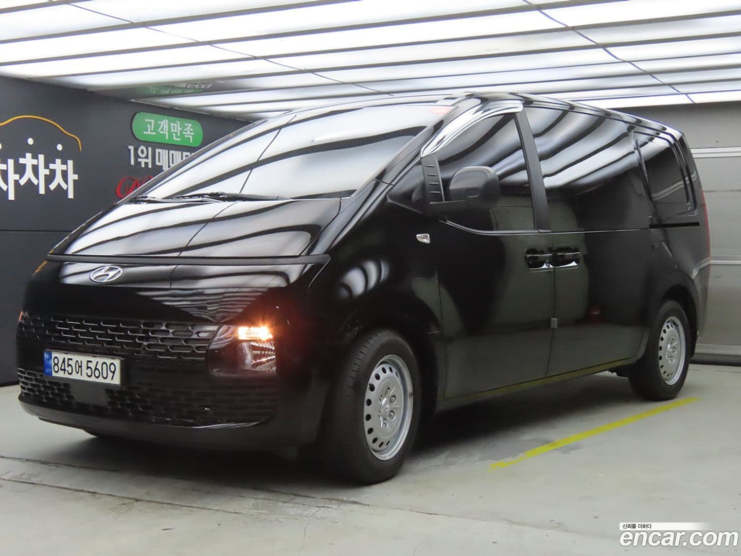 Main__Slider__Photo:Staria Hyundai 2022.5-0