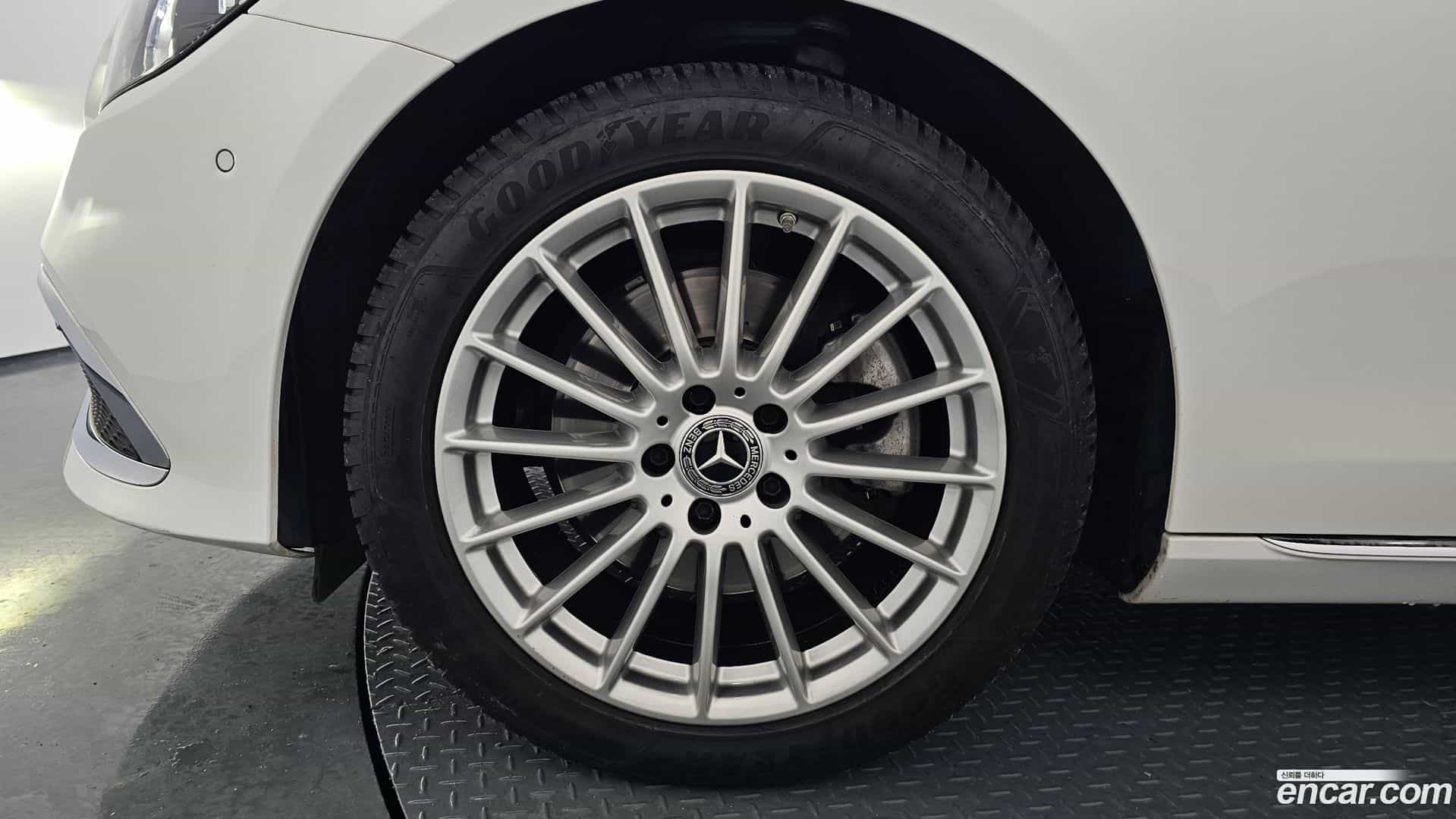 E-Class Mercedes-Benz 2021.3-OUTER-005