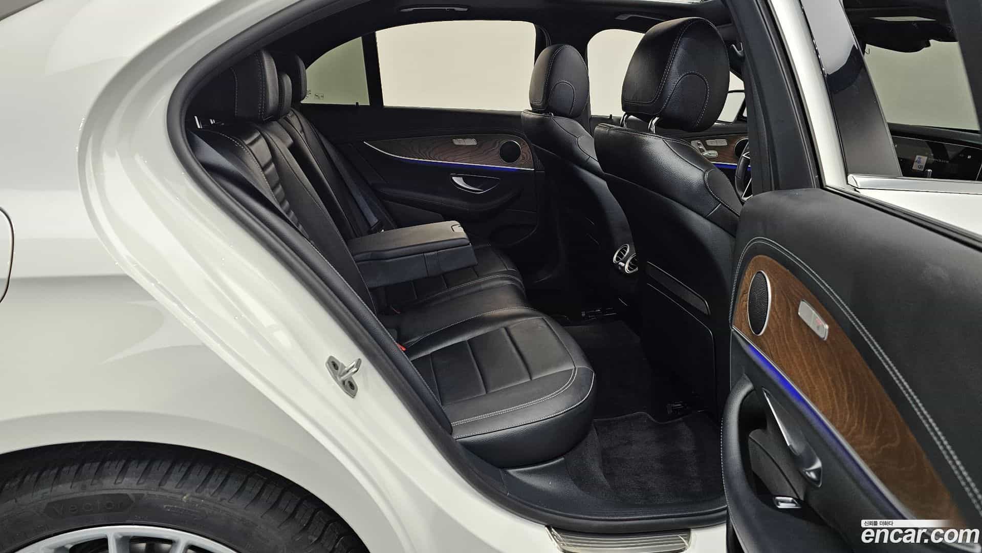 E-Class Mercedes-Benz 2021.3-OPTION-016