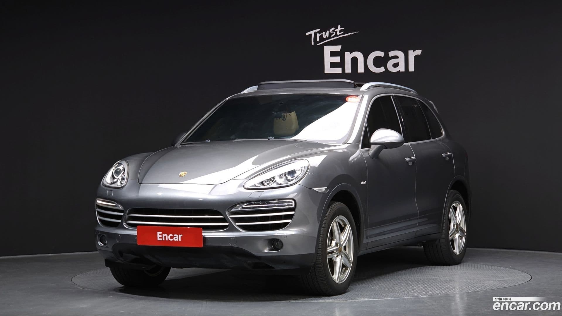 Main__Slider__Photo:Cayenne Porsche 2014.6-0