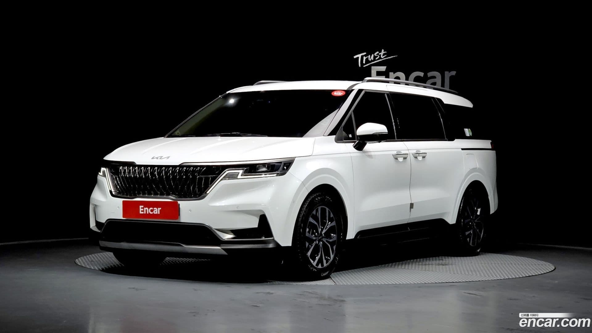 Main__Slider__Photo:Canival Kia 2023.5-0