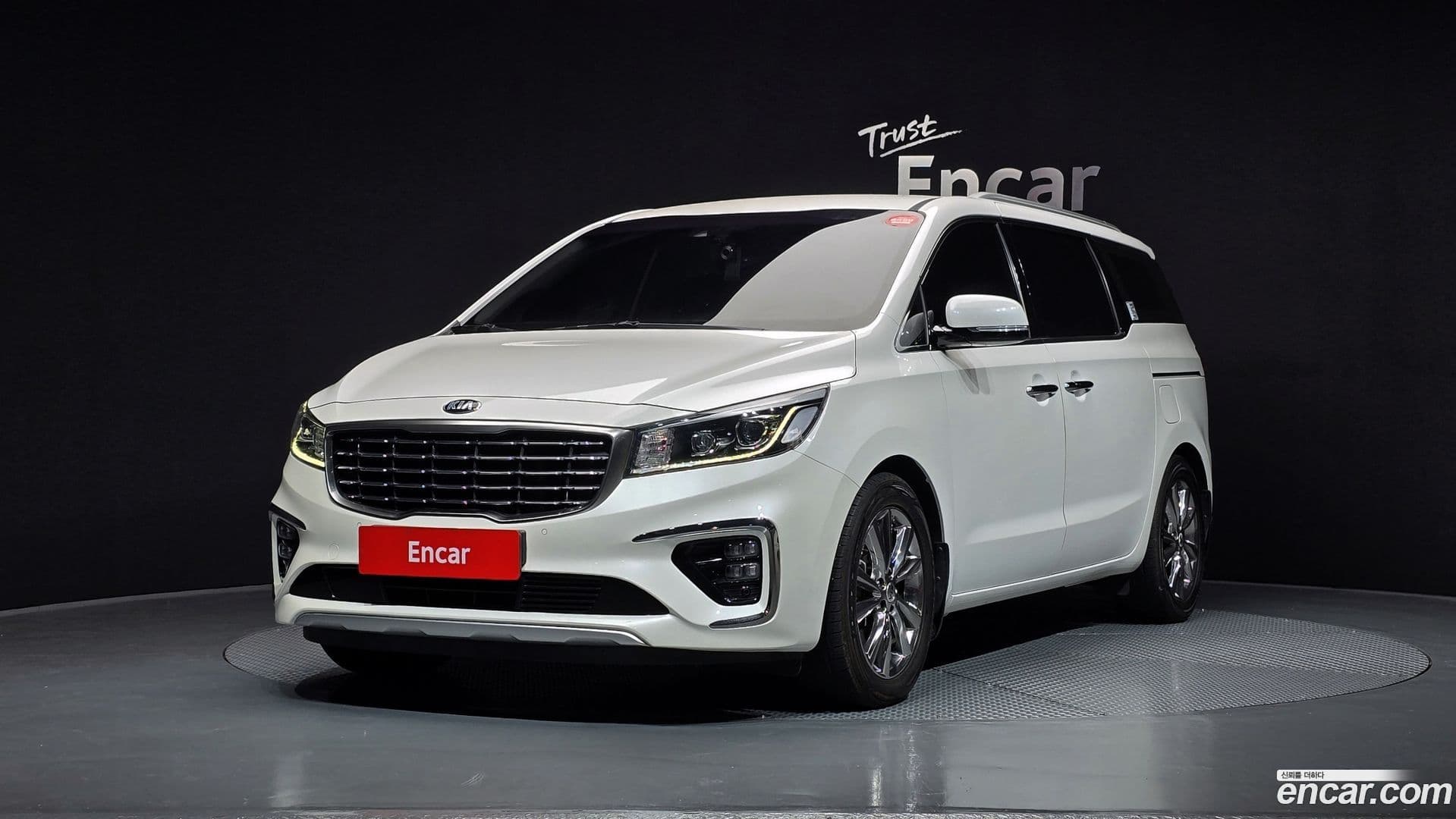 Main__Slider__Photo:Canival Kia 2019.6-0