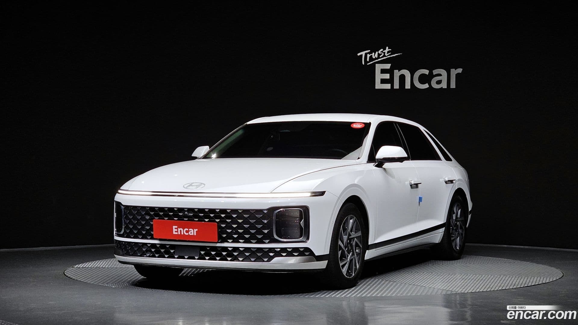 Main__Slider__Photo:Grandeur Hyundai 2023.10-0