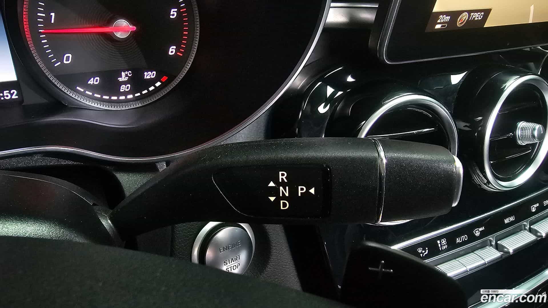 C-Class Mercedes-Benz 2015.10-INNER-009