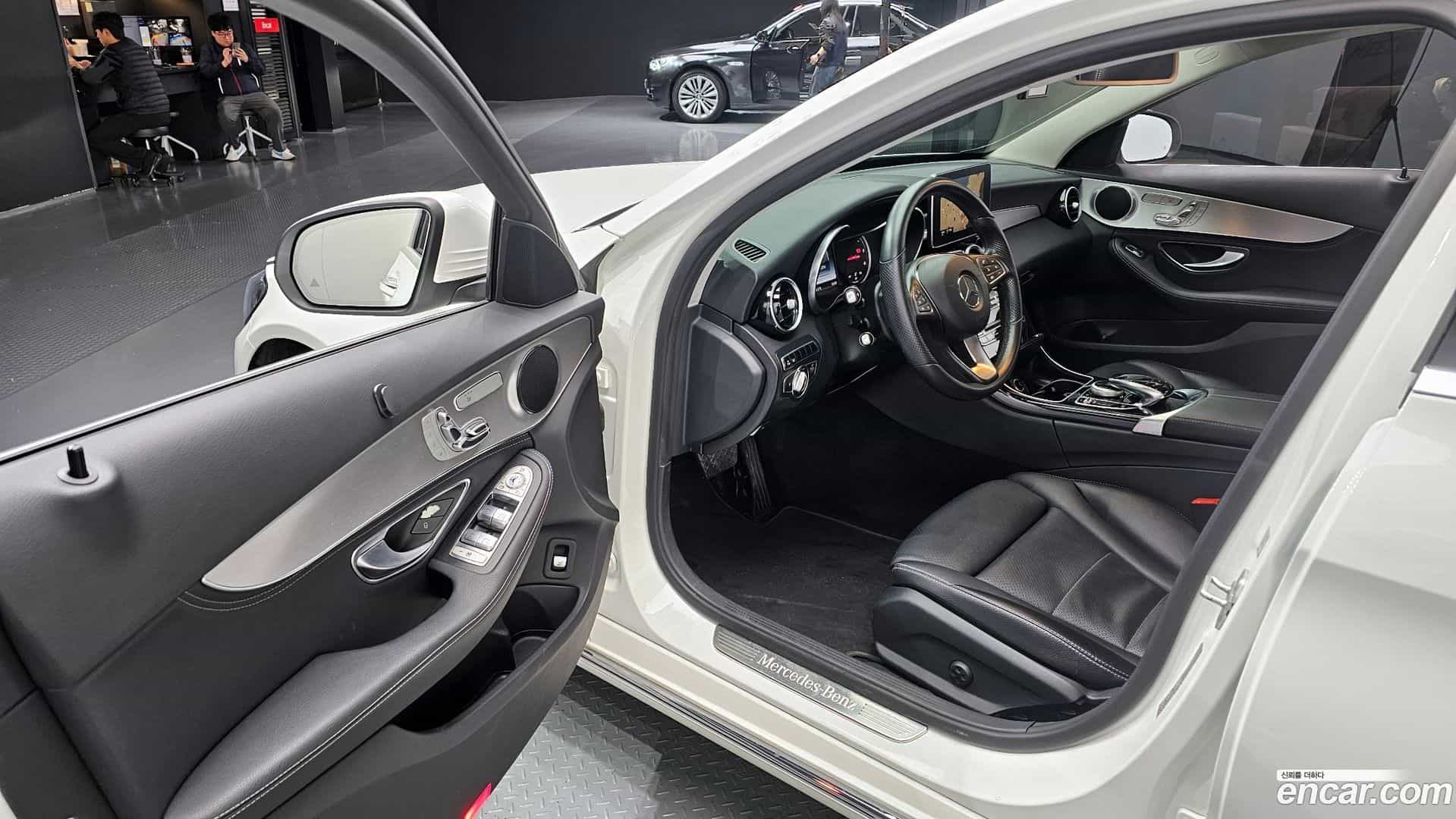 C-Class Mercedes-Benz 2015.10-INNER-010