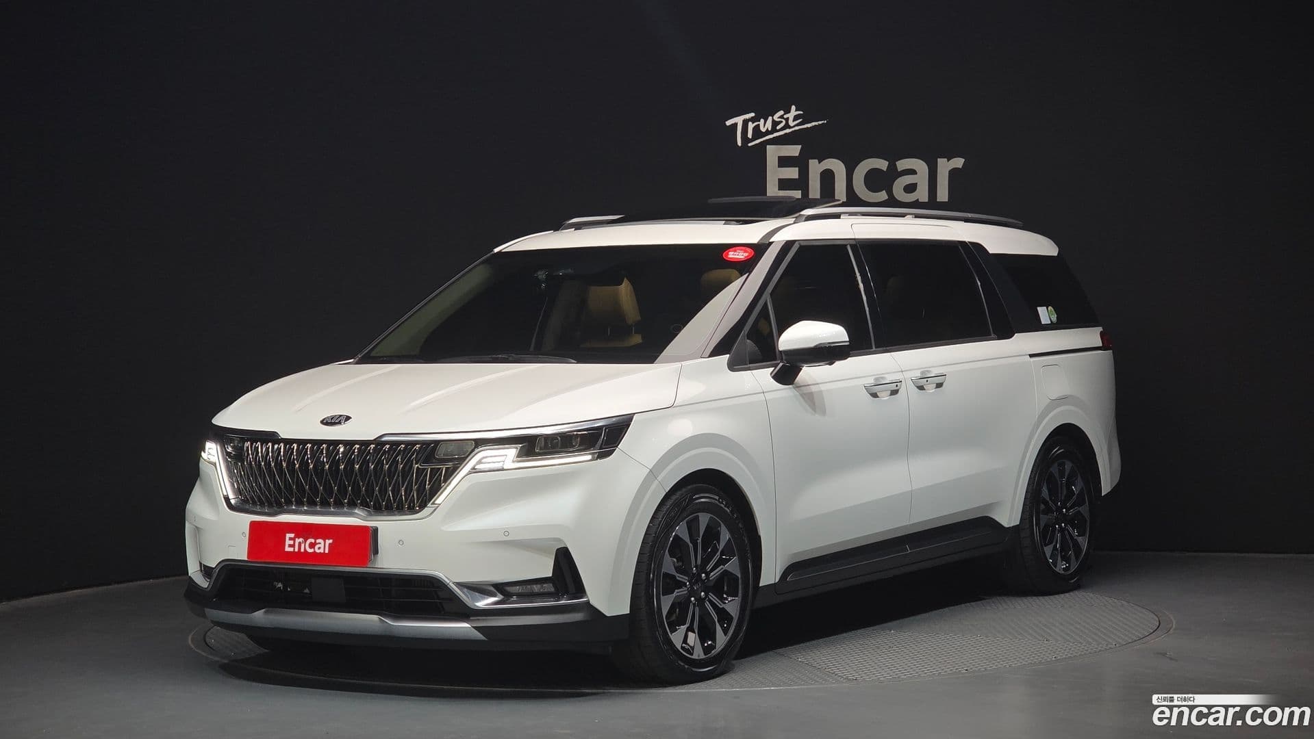 Main__Slider__Photo:Canival Kia 2020.10-0