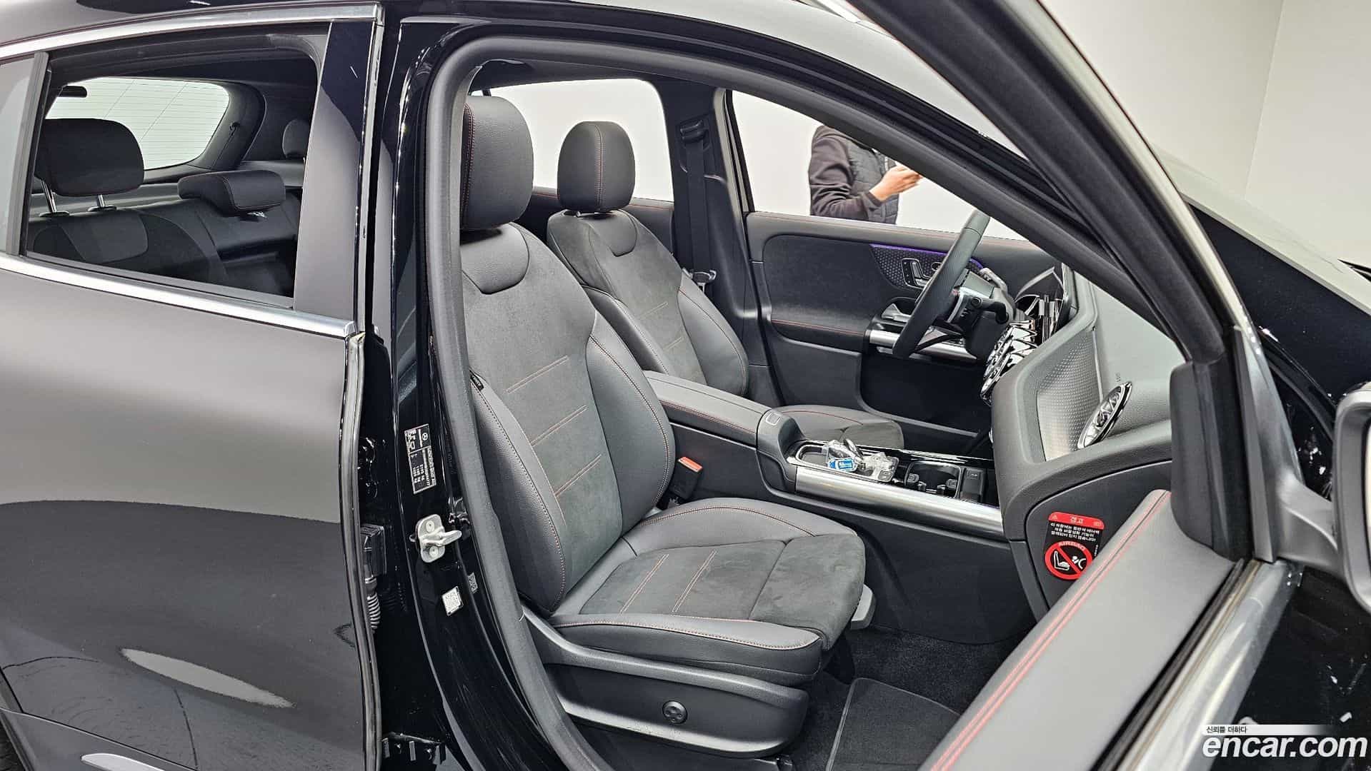 GLA-Class Mercedes-Benz 2025.4-OPTION-016