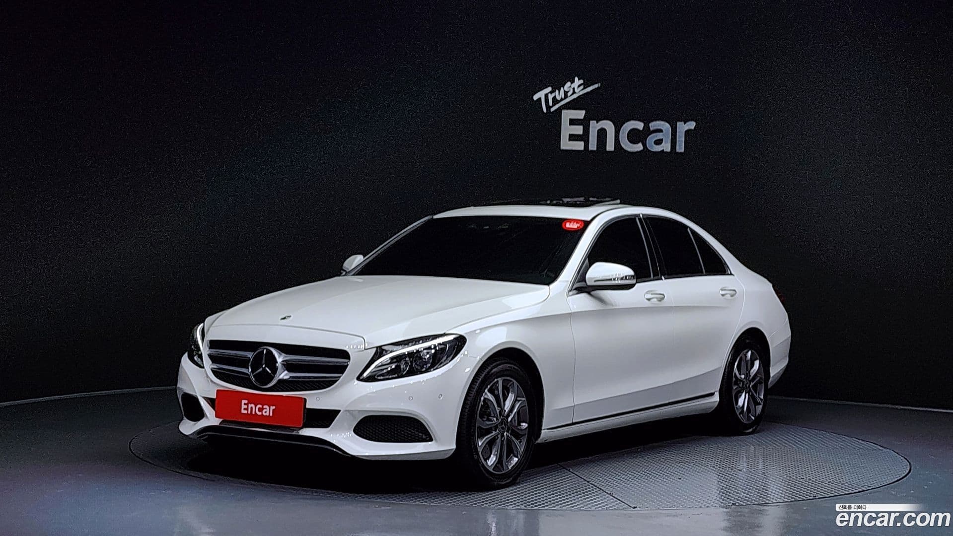 Main__Slider__Photo:C-Class Mercedes-Benz 2018.11-0