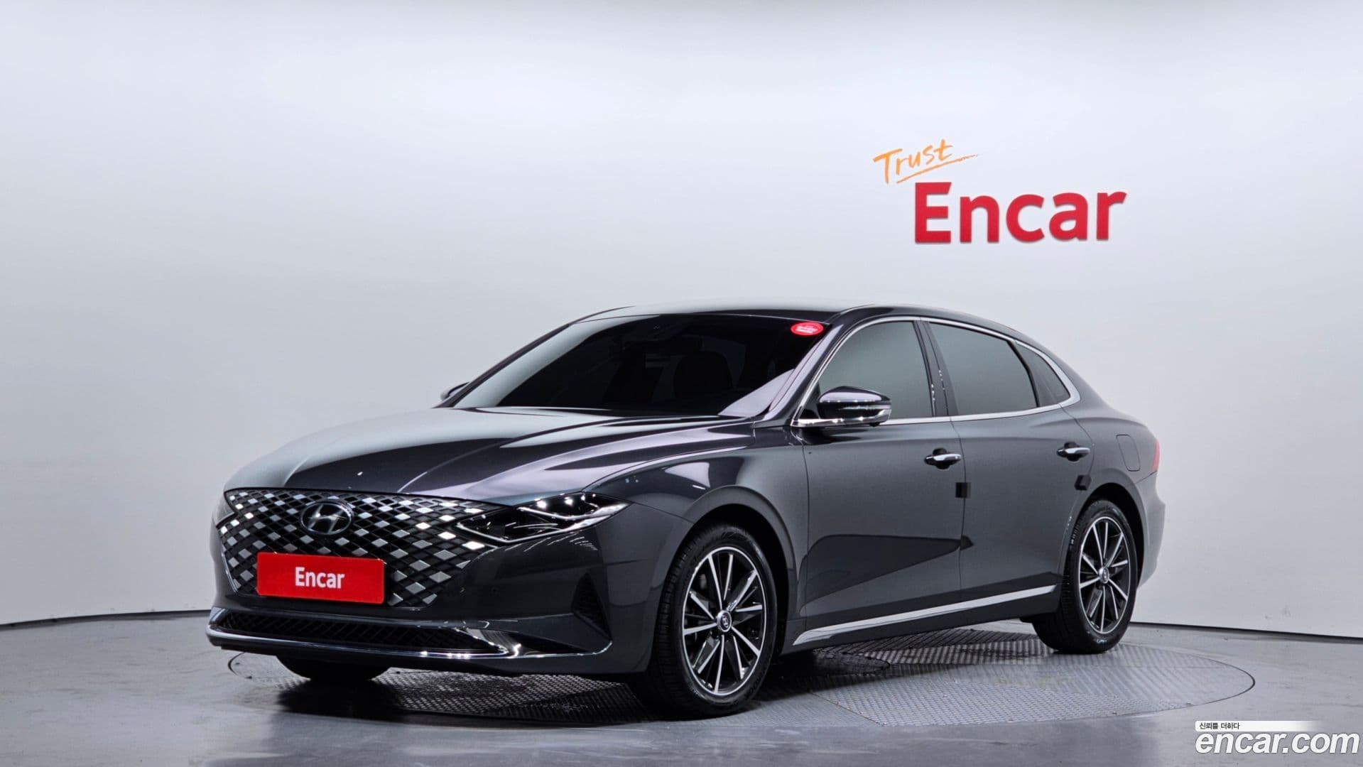 Main__Slider__Photo:Grandeur Hyundai 2021.11-0