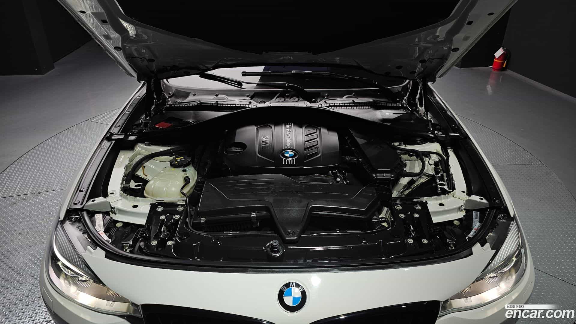 Gran Turismo BMW 2015.2-INNER-006