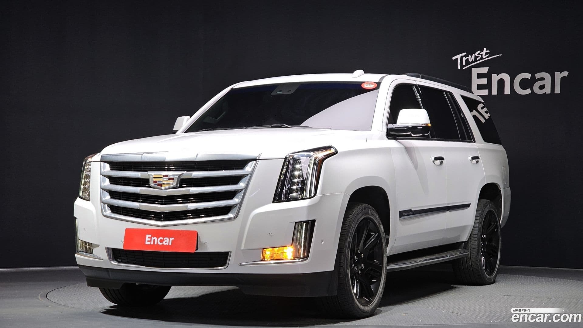 Main__Slider__Photo:Escalade Cadillac 2018.8-0