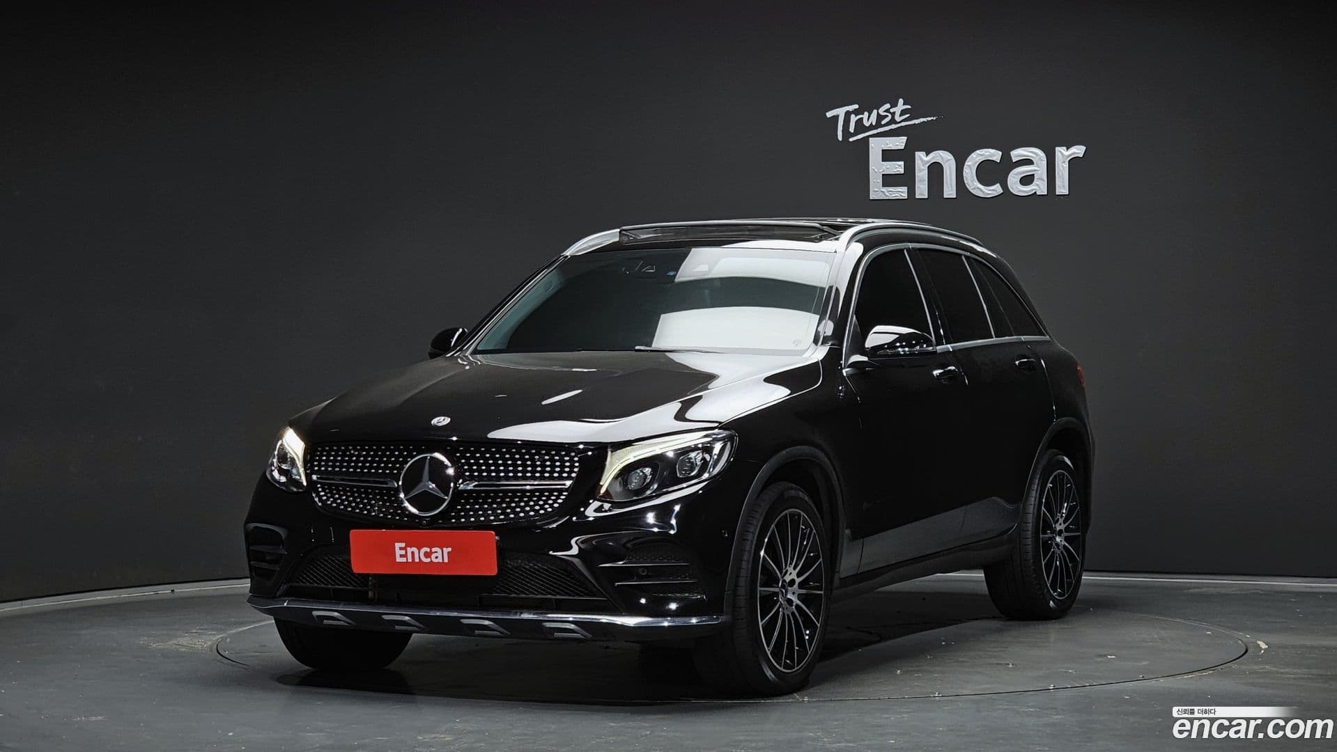 Main__Slider__Photo:GLC-Class Mercedes-Benz 2018.7-0