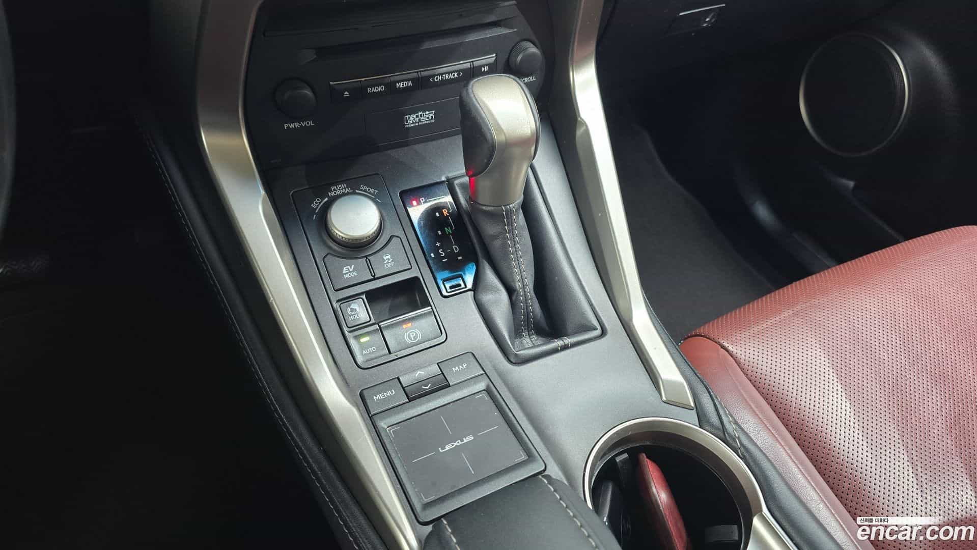 NX Lexus 2014.11-INNER-009