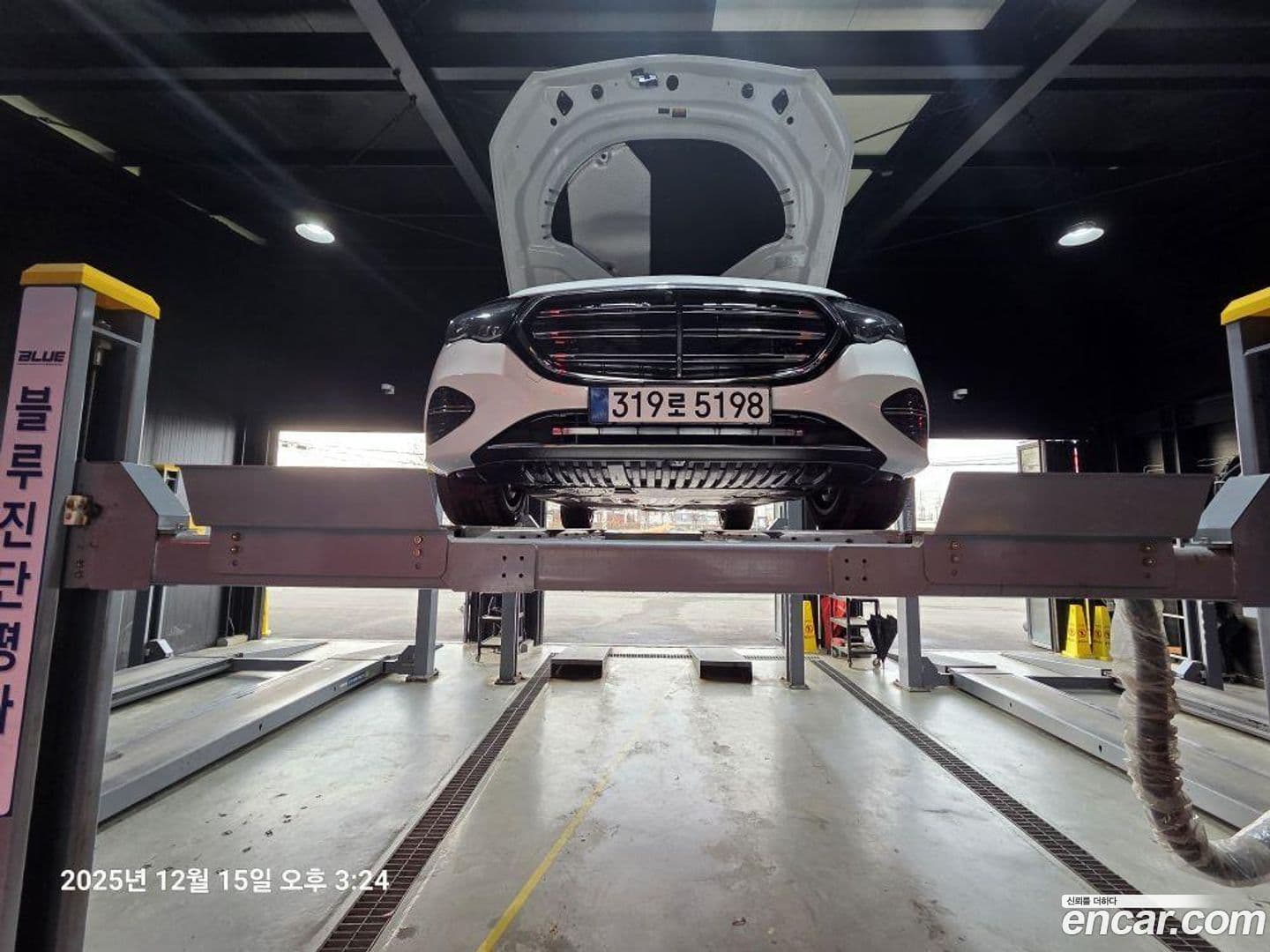 Main__Slider__Photo:E-Class Mercedes-Benz 2025.4-0