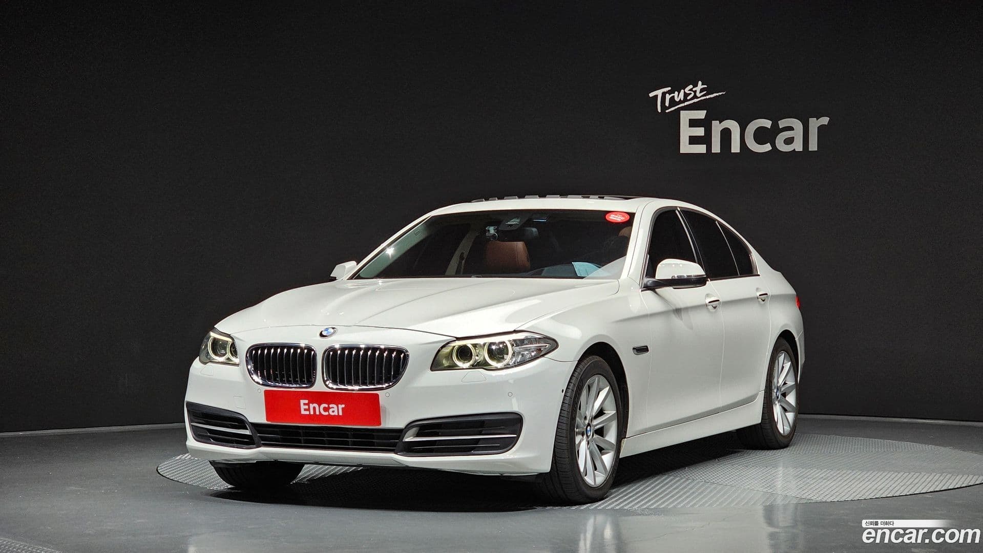 Main__Slider__Photo:5-Series BMW 2014.4-0