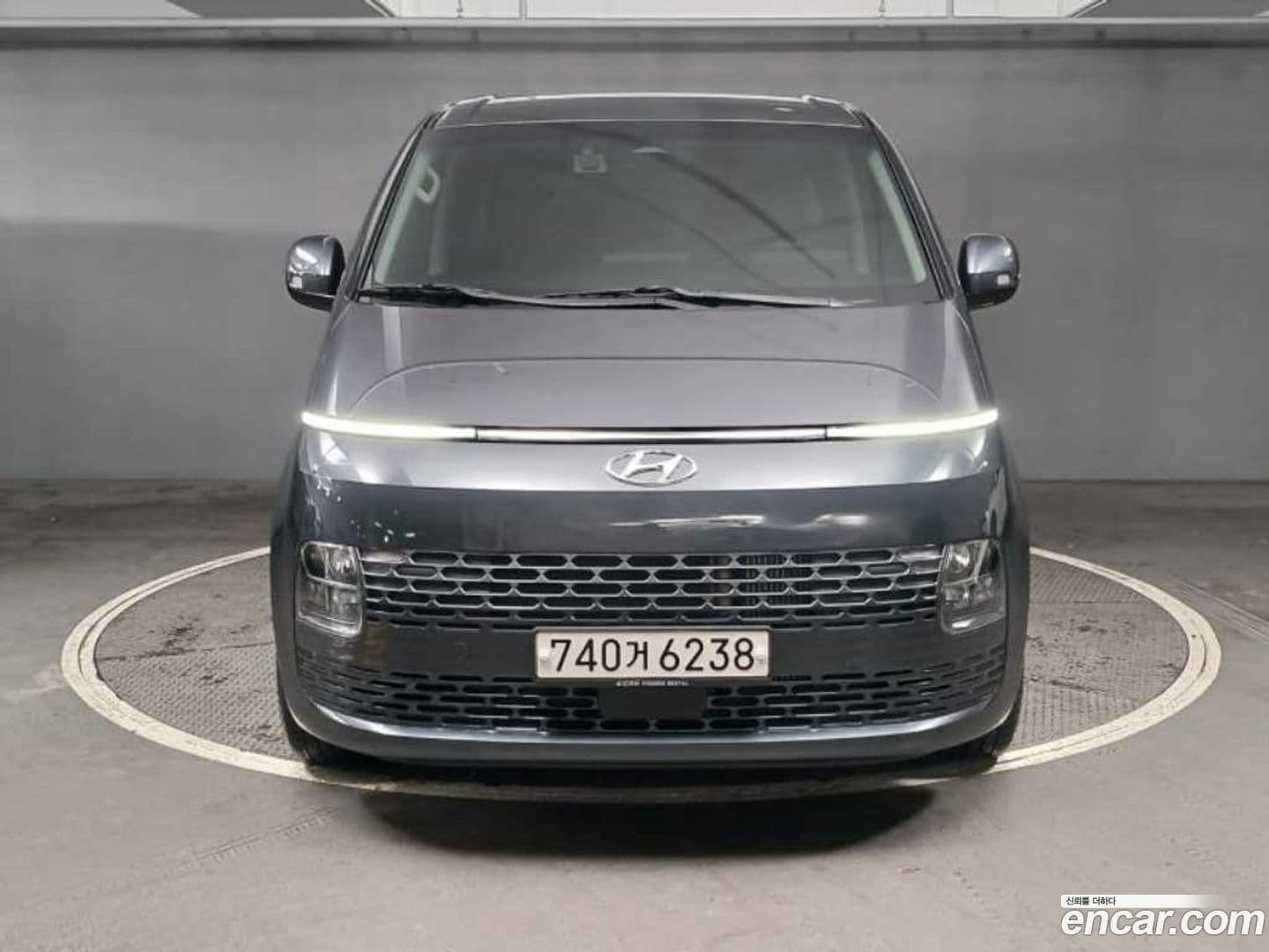 Main__Slider__Photo:Staria Hyundai 2022.10-0