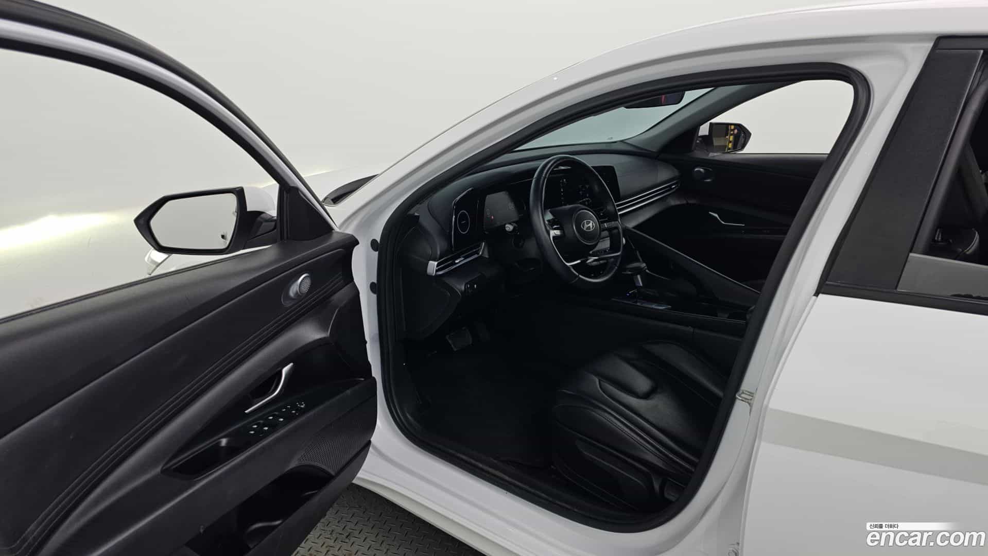 AVANTE Hyundai 2024.3-INNER-010