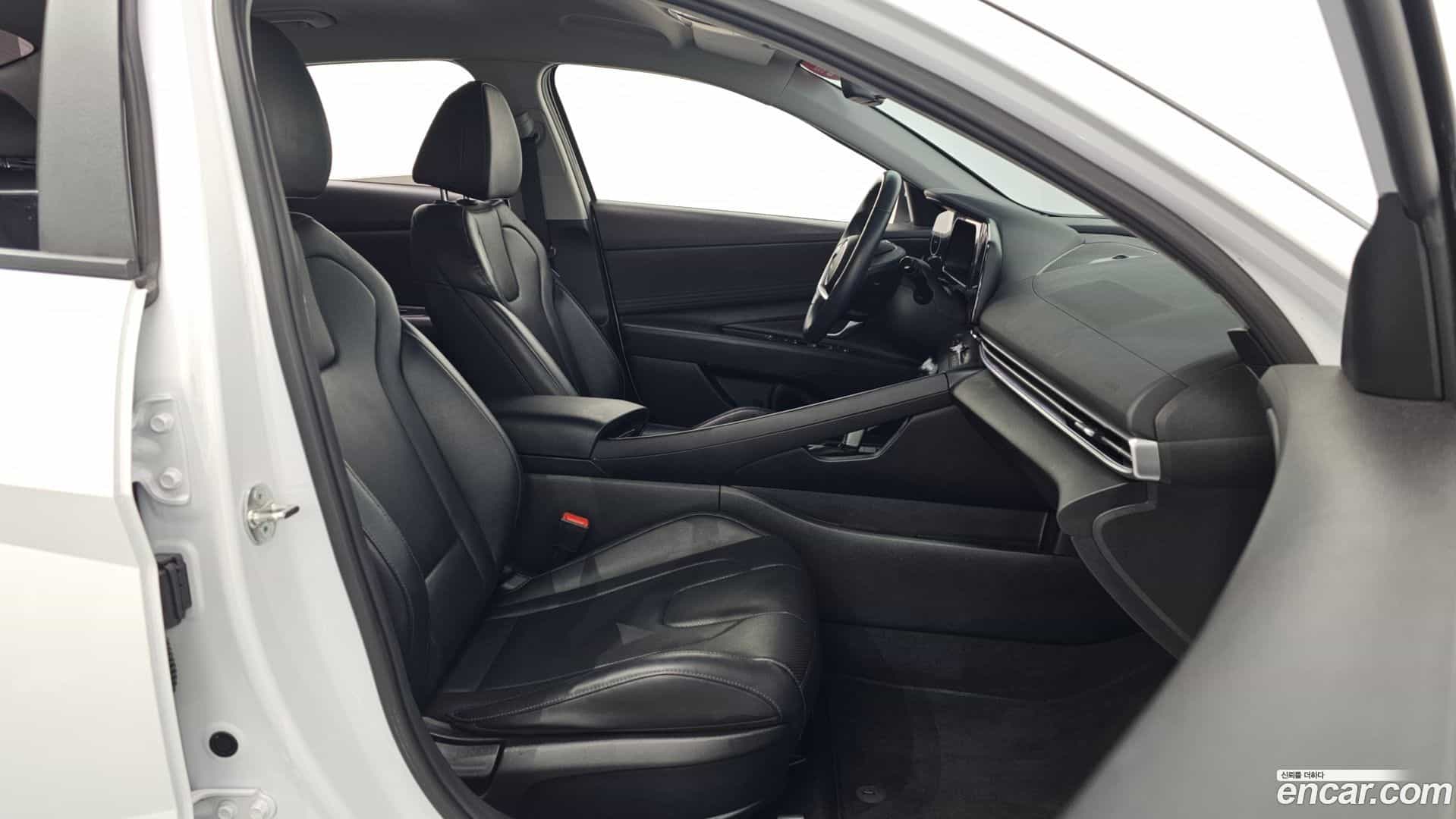 AVANTE Hyundai 2024.3-OPTION-015