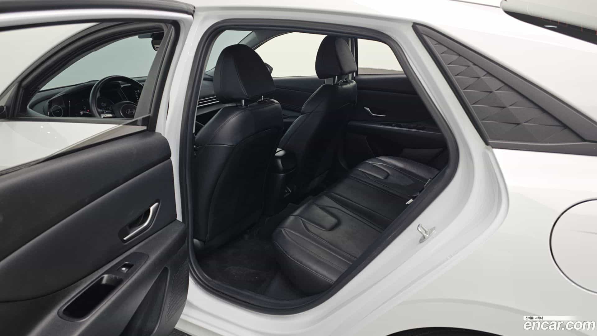 AVANTE Hyundai 2024.3-OPTION-017