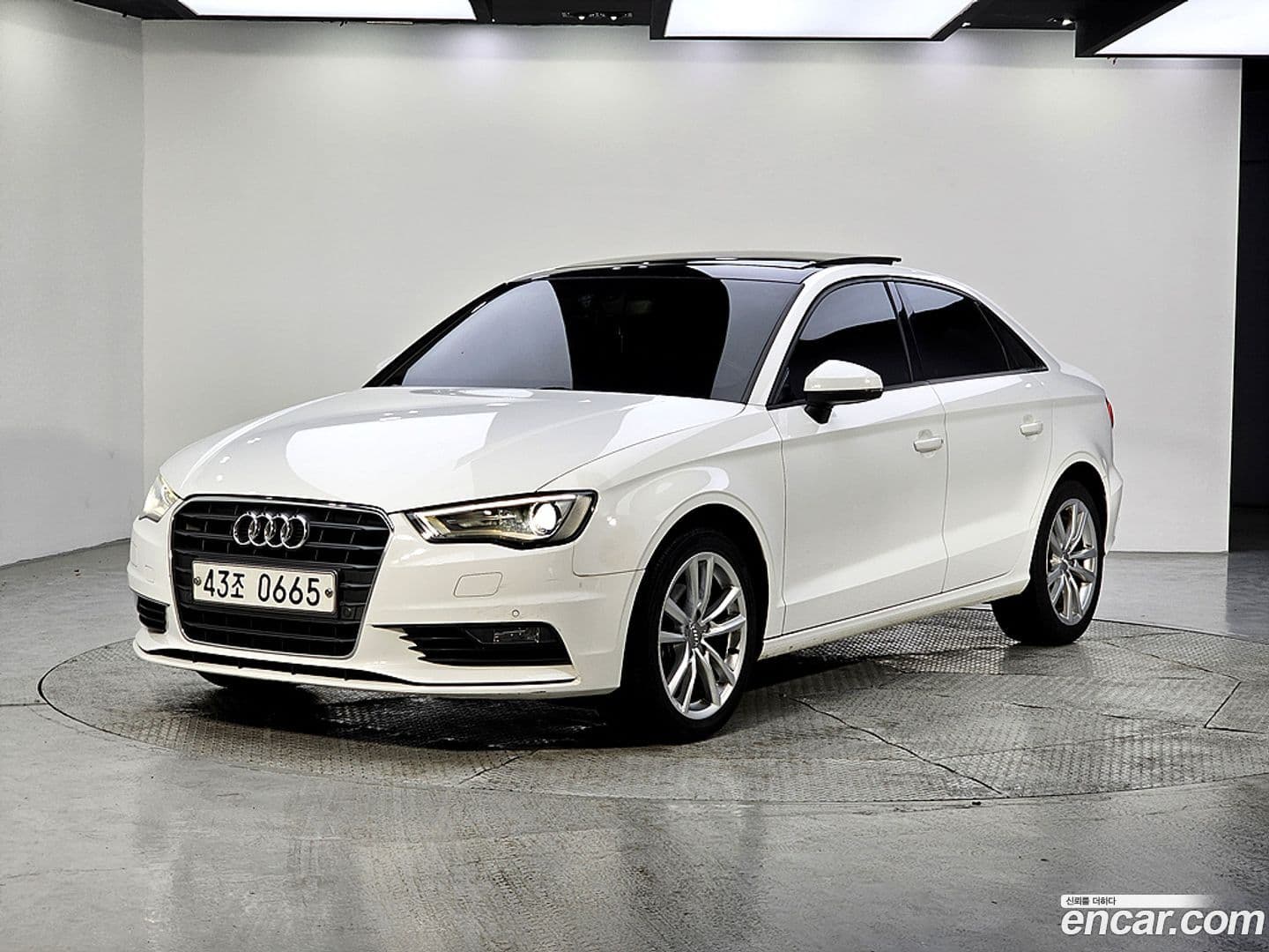 Main__Slider__Photo:A3 Audi 2016.2-0
