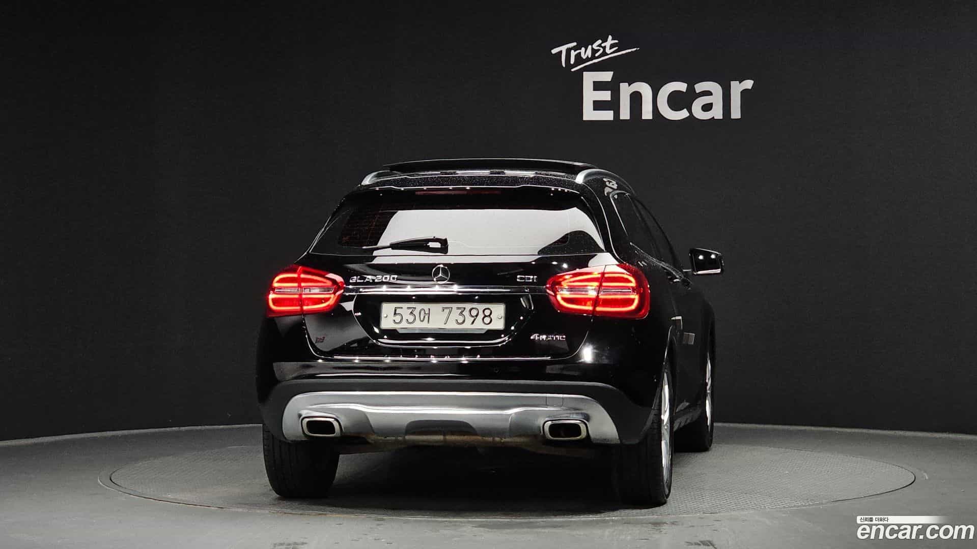 GLA-Class Mercedes-Benz 2015.7-OUTER-004