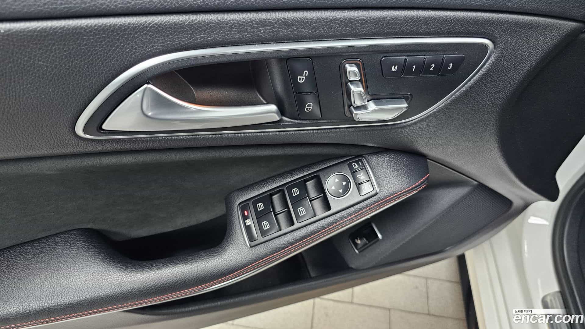 CLA-Class Mercedes-Benz 2018.4-OPTION-019