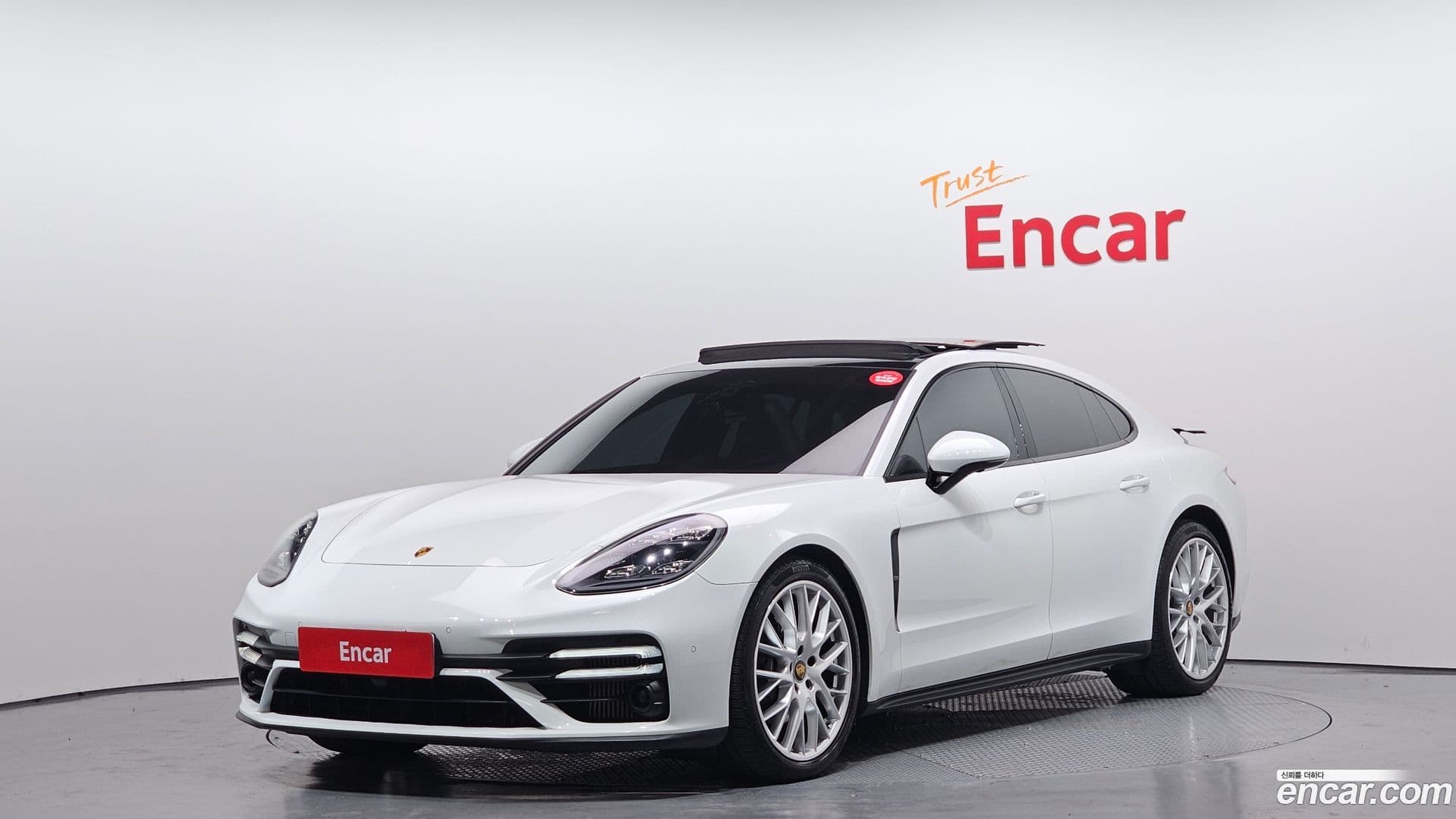 Main__Slider__Photo:Panamera Porsche 2021.9-0