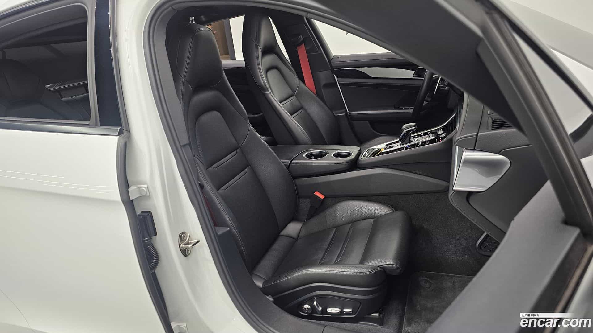 Panamera Porsche 2021.9-OPTION-015