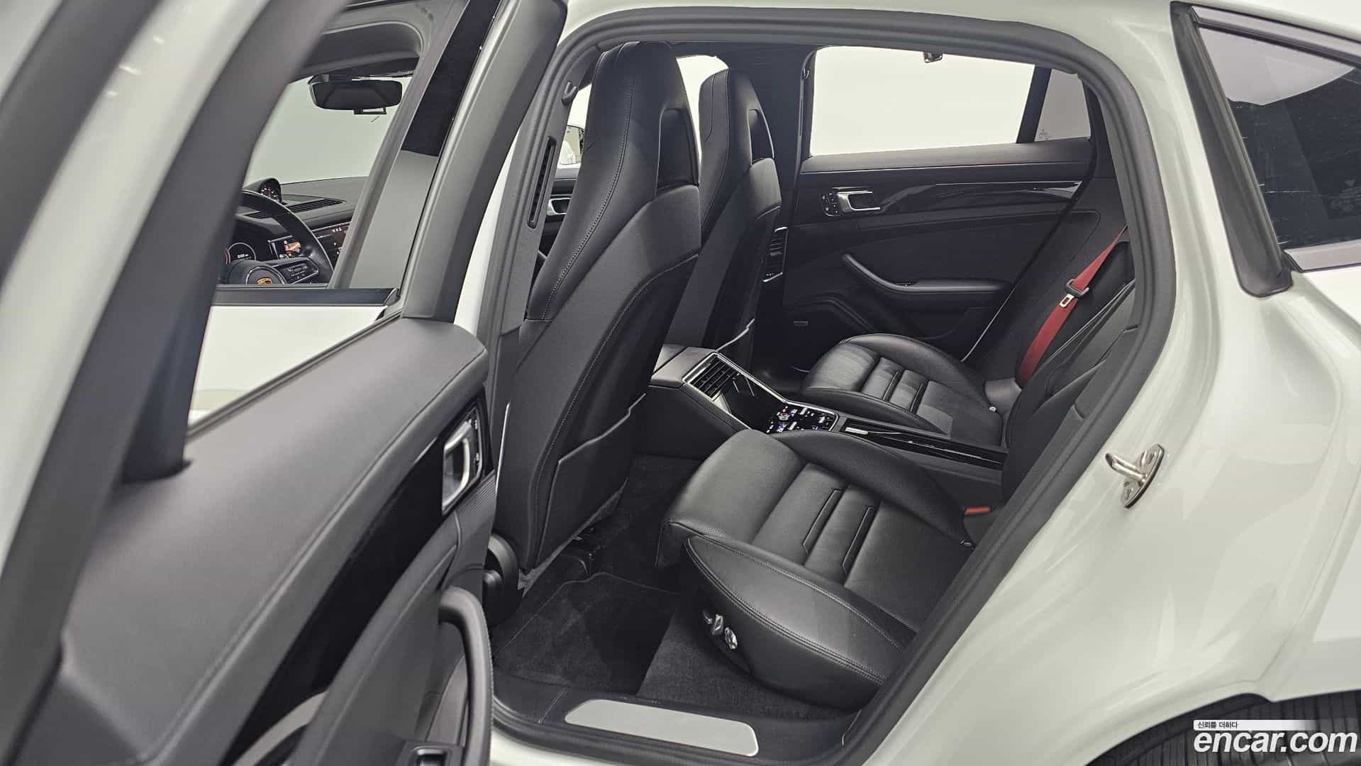 Panamera Porsche 2021.9-OPTION-016