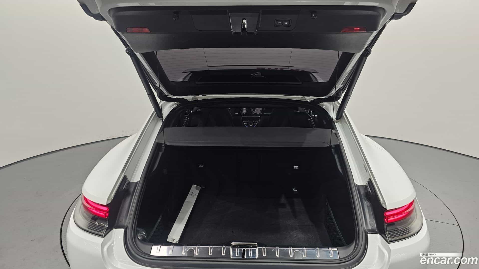 Panamera Porsche 2021.9-OPTION-024