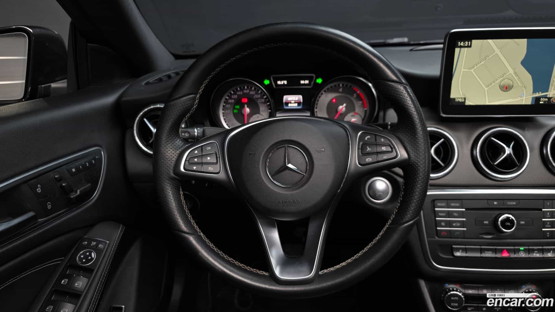 CLA-Class Mercedes-Benz 2016.3-OPTION-017