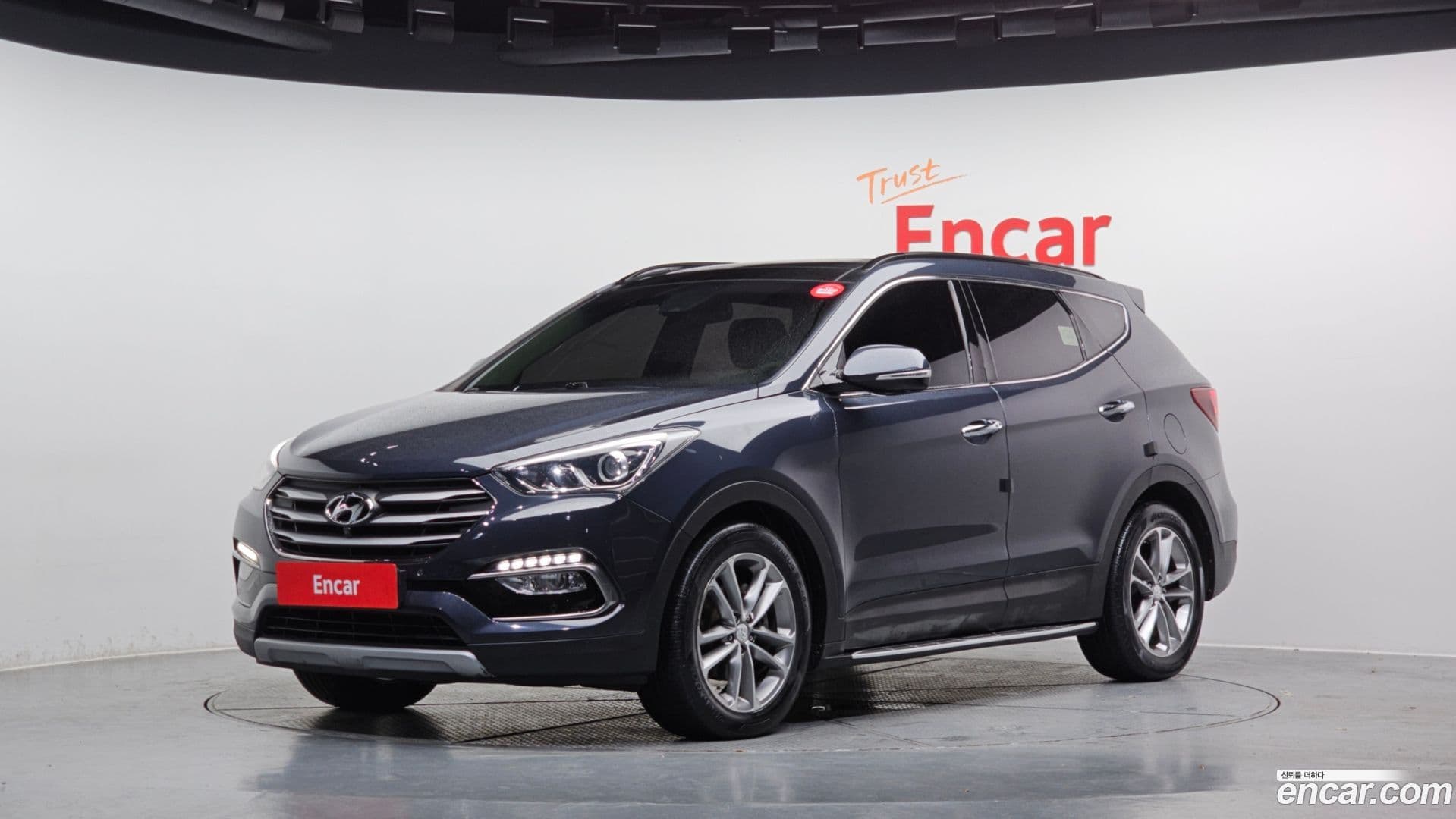 Main__Slider__Photo:Santafe Hyundai 2015.11-0
