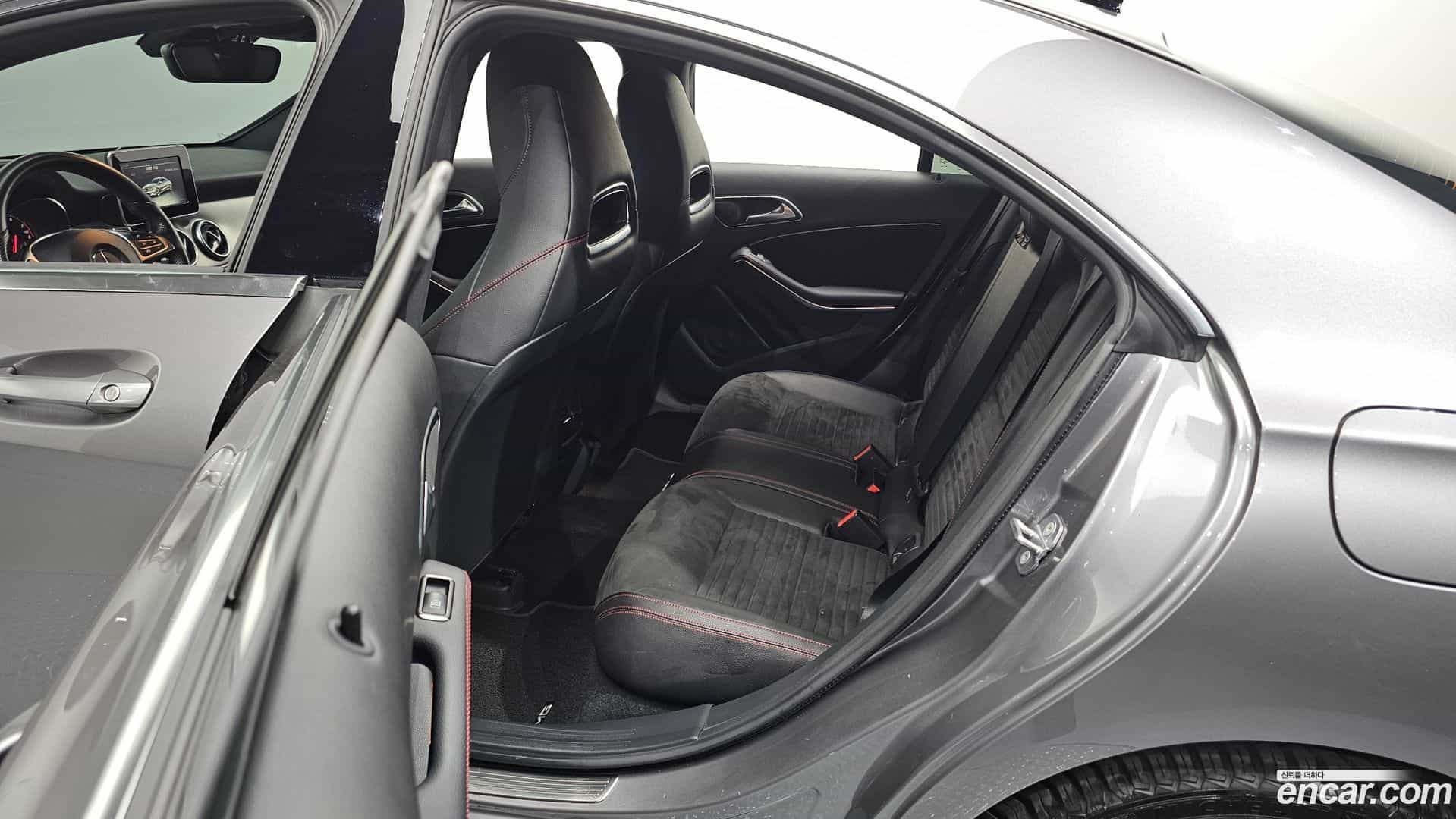 CLA-Class Mercedes-Benz 2018.6-OPTION-015