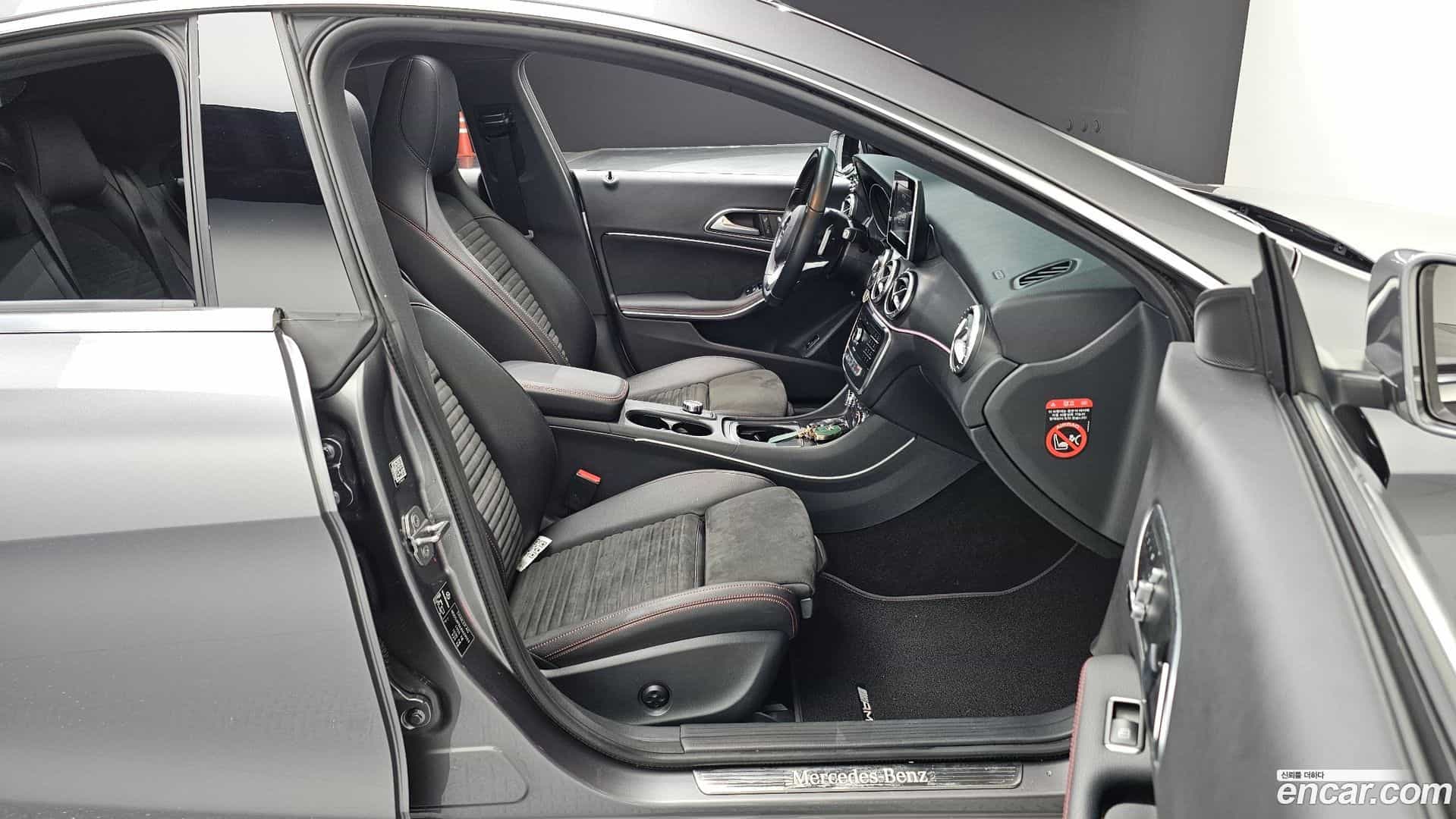 CLA-Class Mercedes-Benz 2018.6-OPTION-016
