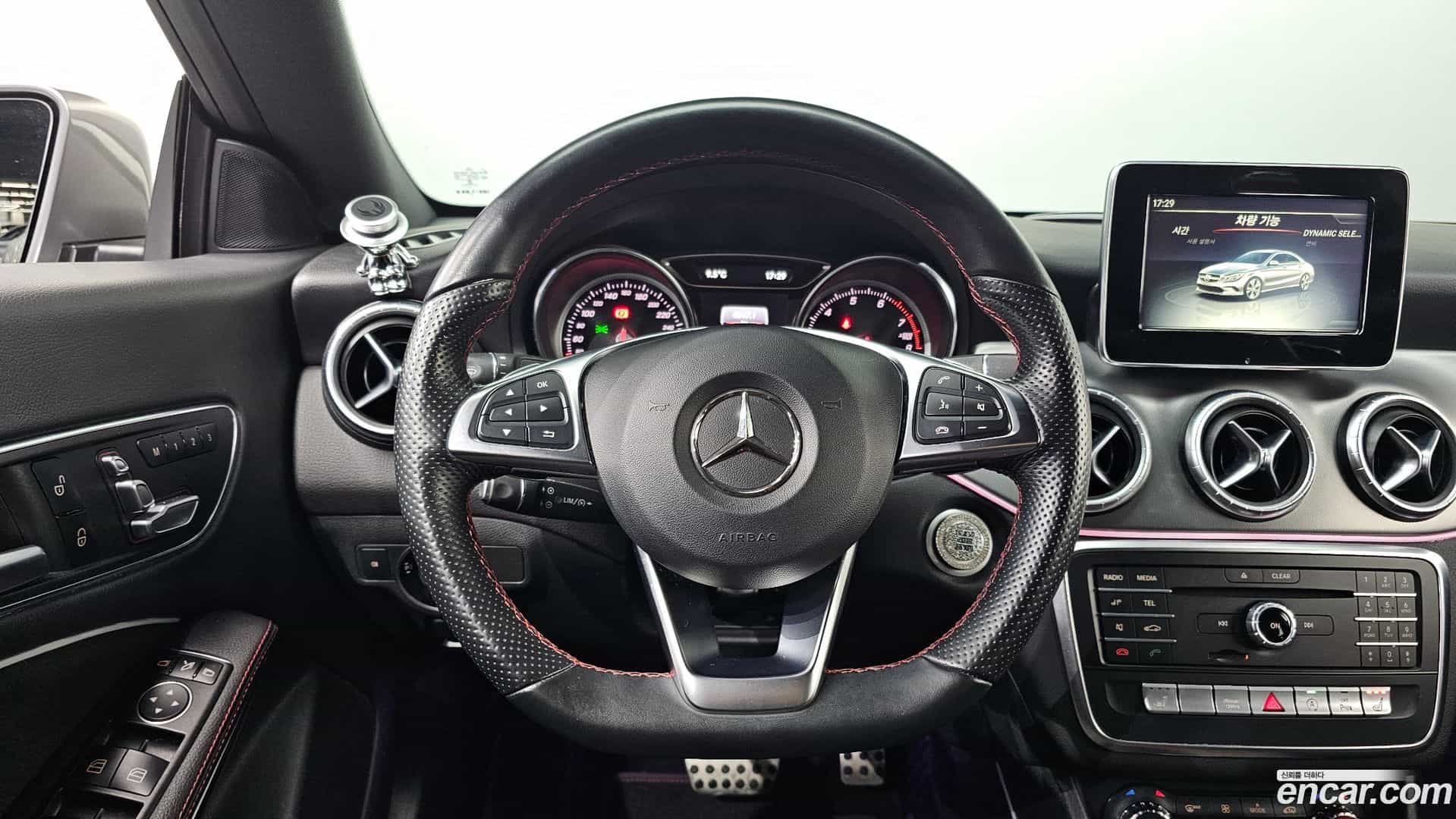CLA-Class Mercedes-Benz 2018.6-OPTION-020