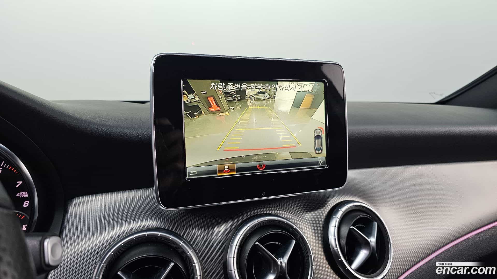 CLA-Class Mercedes-Benz 2018.6-OPTION-022