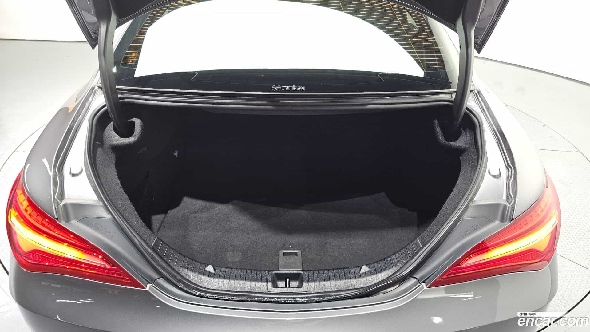 CLA-Class Mercedes-Benz 2018.6-OPTION-024
