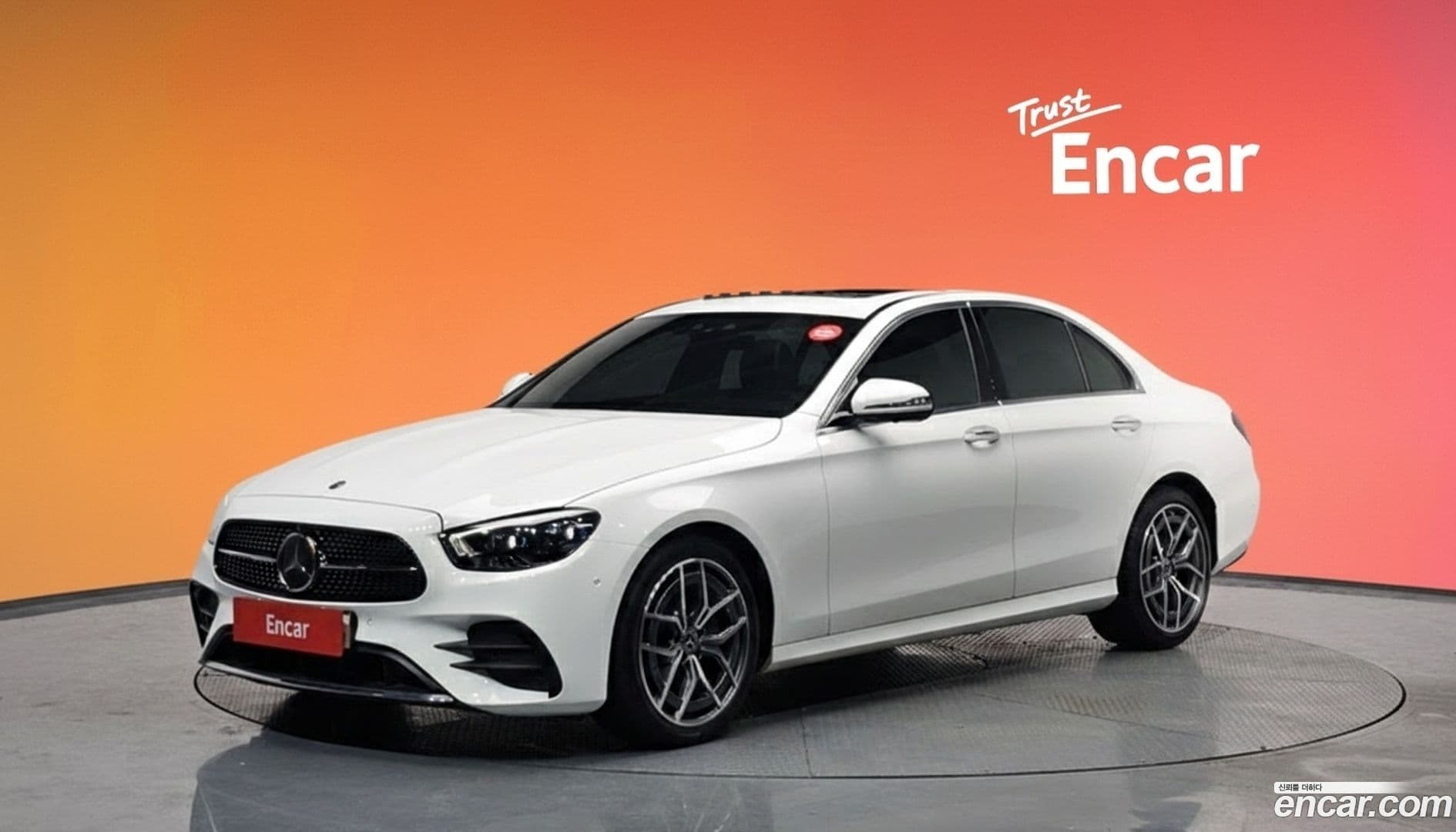Main__Slider__Photo:E-Class Mercedes-Benz 2021.6-0