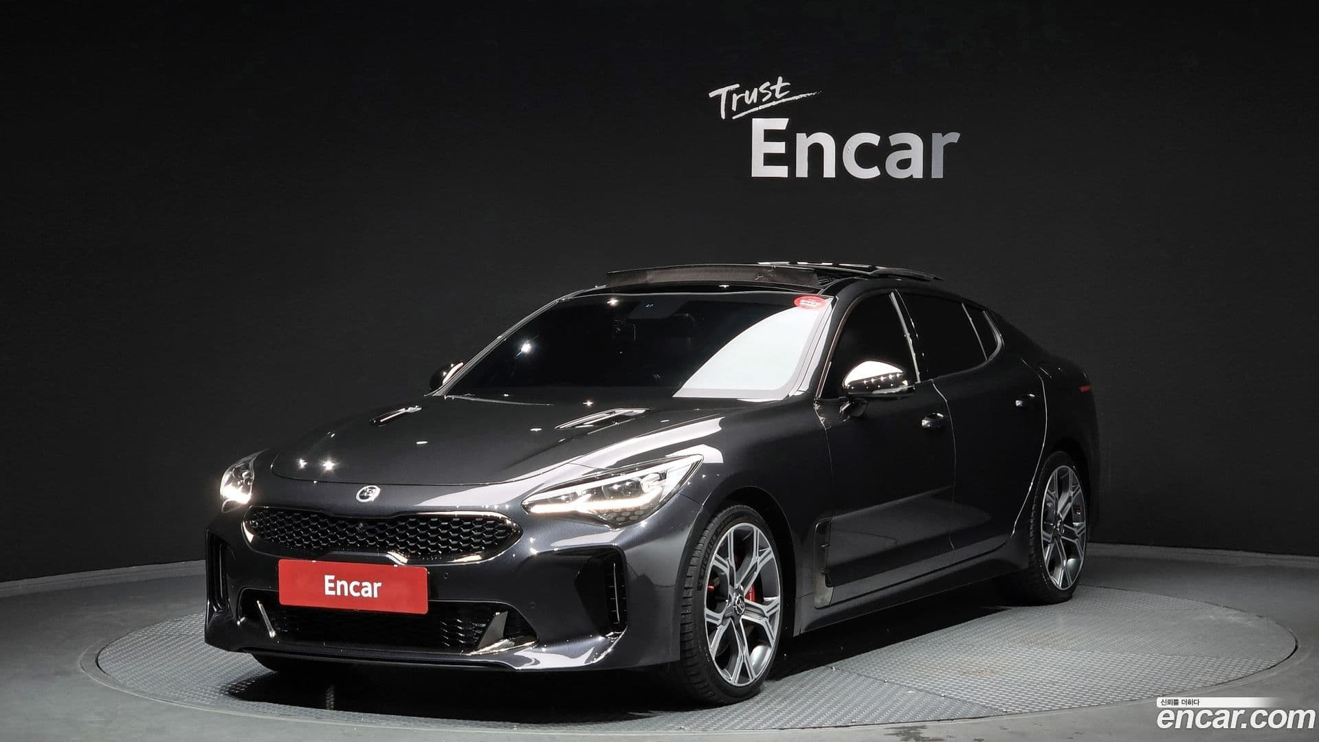 Main__Slider__Photo:Stinger Kia 2017.9-0